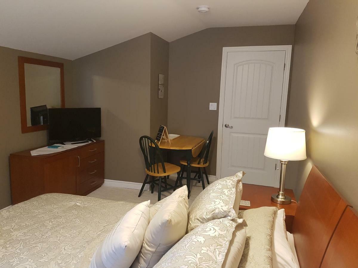 Small Town Bound Inn Montague Екстериор снимка