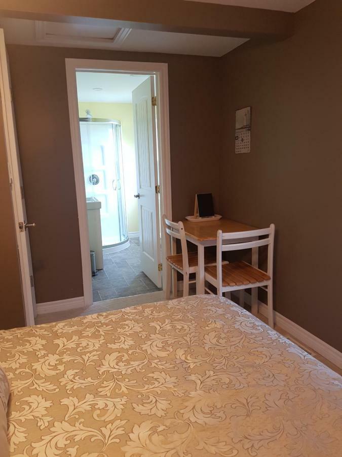 Small Town Bound Inn Montague Екстериор снимка
